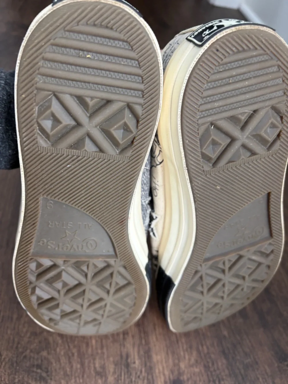 Converse Artist Series Canvas Low-Top Sneakers - Black & Cream - Picture 4 of 6